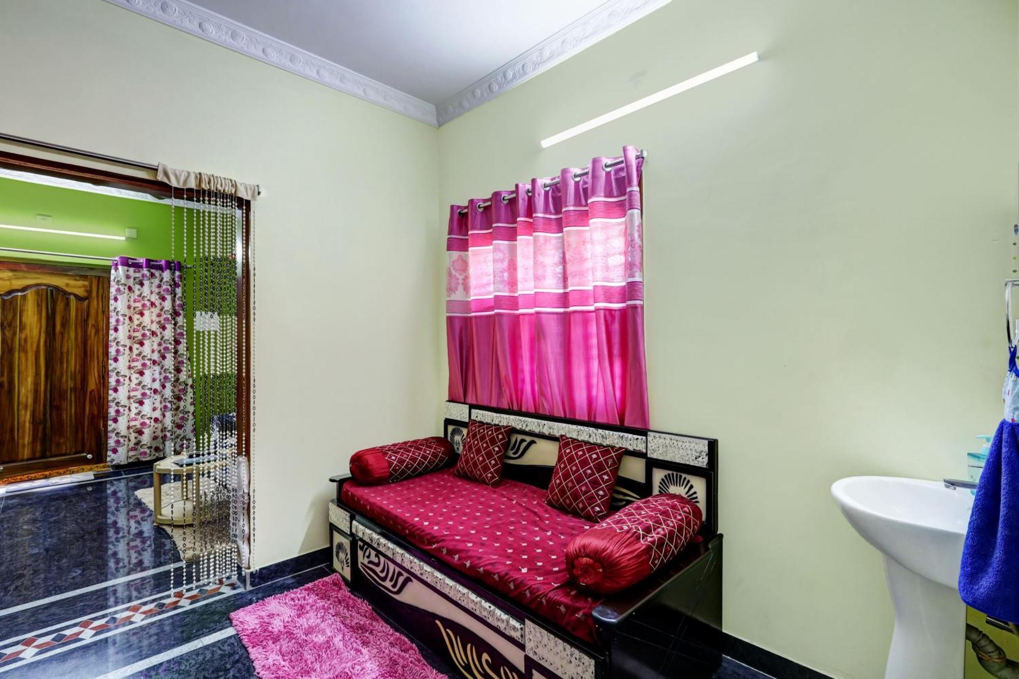 Sri Sakthi Home Stay - Beyond The Expectations- 10 To 15 Minutes Drive From Railway Station And Bus Station Tirupati Eksteriør billede